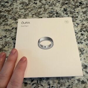 NWT Oura Ring 4 - Sleek Silver Wearable -SIZE 10